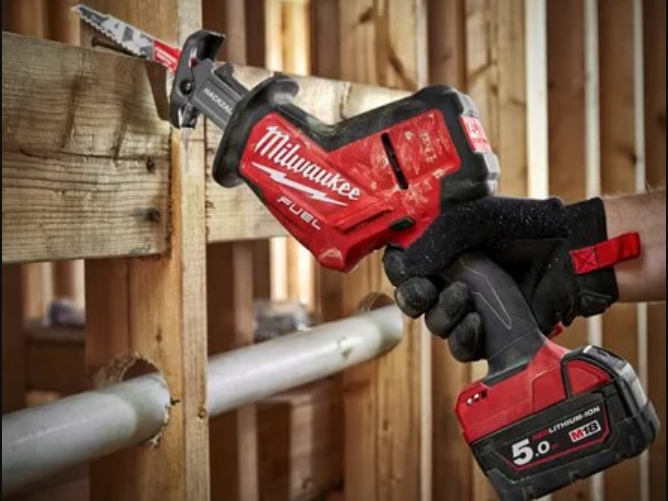 Milwaukee saw tool